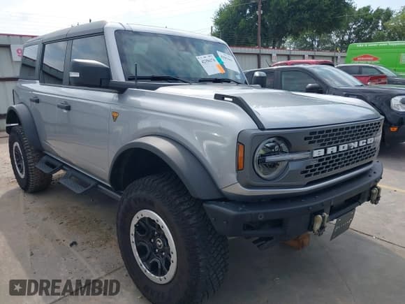 ✅ 2024 Ford Bronco Badlands • VIN: 1FMEE9BP7RLA32263 • Lot: 42356178. Listed on IAAI with 8,566 mi. Free auction sales archive from the USA and detailed vehicle history report at DreamBid. Image 1.