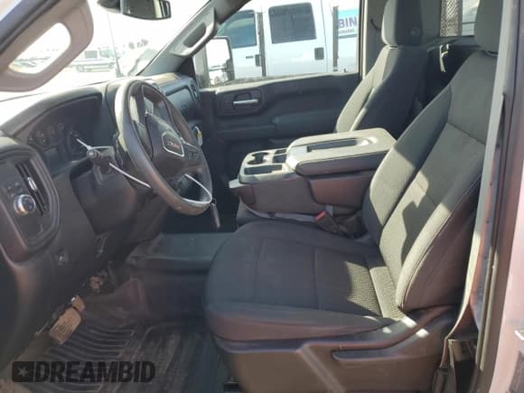 ✅ 2024 GMC Sierra 1500 • VIN: 1GT38LE74RF289925 • Lot: 45566965. Wystawiony na Copart z przebiegiem 17 614 mil. Bezpłatny archiwum sprzedaży aukcyjnych z USA i szczegółowy raport historii pojazdu na DreamBid. Zdjęcie 7.