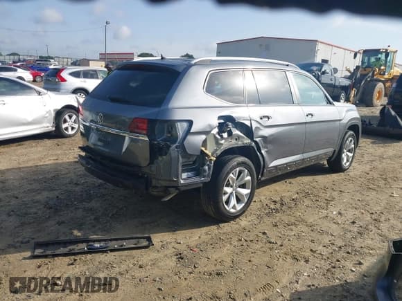 ✅ 2018 Volkswagen Atlas S • VIN: 1V2AP2CA8JC599938 • Lot: 42259607. Listed on IAAI with 22,511 mi. Free auction sales archive from the USA and detailed vehicle history report at DreamBid. Image 6.