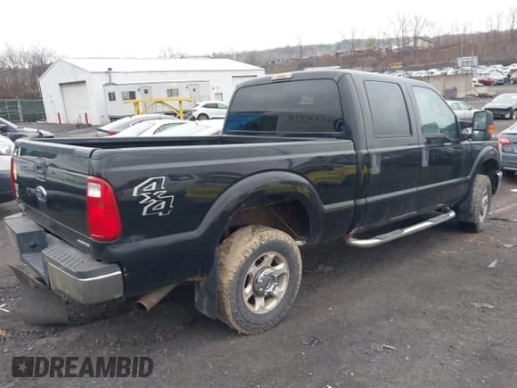 ✅ 2015 Ford F-250 Lariat • VIN: 1FT7W2B64FEA90419 • Lot: 43764989. Wystawiony na IAAI z przebiegiem Nie podano. Bezpłatny archiwum sprzedaży aukcyjnych z USA i szczegółowy raport historii pojazdu na DreamBid. Zdjęcie 4.