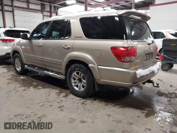 ✅ 2005 Toyota Sequoia Limited • VIN: 5TDBT48A25S239901 • Lot: 43810291. Wystawiony na IAAI z przebiegiem 231 256 mil. Bezpłatny archiwum sprzedaży aukcyjnych z USA i szczegółowy raport historii pojazdu na DreamBid. Zdjęcie 3.