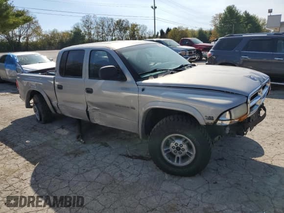 ✅ 2000 Dodge Dakota Sport • VIN: 1B7GG2AN4YS759962 • Lot: 76672814. Wystawiony na Copart z przebiegiem 196 108 mil. Bezpłatny archiwum sprzedaży aukcyjnych z USA i szczegółowy raport historii pojazdu na DreamBid. Zdjęcie 4.