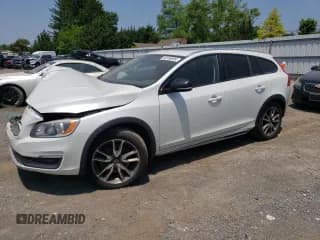 ✅ 2016 Volvo V60 T5 • VIN: YV4612HK8G1007028 • Лот: 58238805. Опубликован ранее на Copart с пробегом 85 222 миль. Бесплатный доступ к архиву аукционных продаж из США и подробный отчёт об истории автомобиля на DreamBid. Изображение 1.