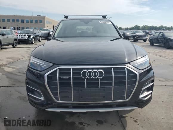 ✅ 2023 Audi Q5 Premium • VIN: WA1ABAFYXP2001196 • Lot: 67592205. Wystawiony na Copart z przebiegiem 23 141 mil. Bezpłatny archiwum sprzedaży aukcyjnych z USA i szczegółowy raport historii pojazdu na DreamBid. Zdjęcie 5.