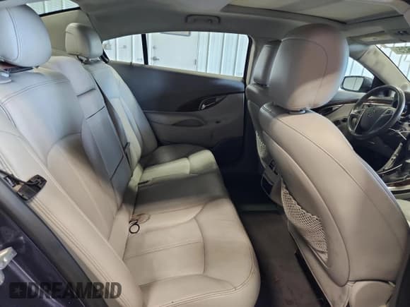 ✅ 2013 Buick LaCrosse Leather • VIN: 1G4GC5GR5DF165452 • Lot: 80358625. Wystawiony na Copart z przebiegiem 101 632 mil. Bezpłatny archiwum sprzedaży aukcyjnych z USA i szczegółowy raport historii pojazdu na DreamBid. Zdjęcie 10.