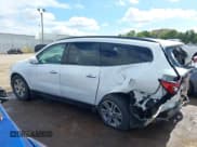 ✅ 2016 Chevrolet Traverse LT • VIN: 1GNKRGKD4GJ317797 • Lot: 43252239. Wystawiony na IAAI z przebiegiem 117 718 mil. Bezpłatny archiwum sprzedaży aukcyjnych z USA i szczegółowy raport historii pojazdu na DreamBid. Zdjęcie 14.