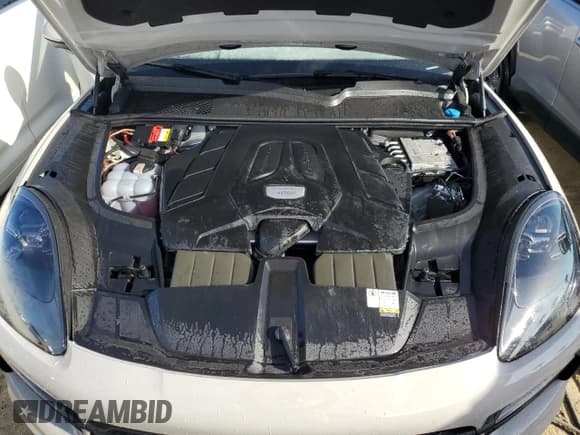 ✅ 2022 Porsche Cayenne • VIN: WP1BA2AYXNDA49033 • Lot: 74138654. Listed on Copart with 8,669 mi. Free auction sales archive from the USA and detailed vehicle history report at DreamBid. Image 11.