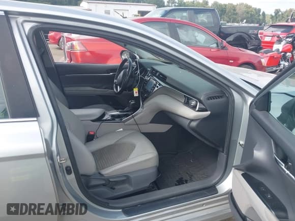 ✅ 2020 Toyota Camry SE • VIN: 4T1G11AK4LU351293 • Lot: 43426660. Listed on IAAI with 187,735 mi. Free auction sales archive from the USA and detailed vehicle history report at DreamBid. Image 5.