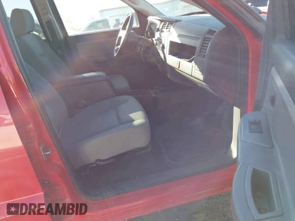 2008 Dodge Dakota SXT z VIN 1D7HW38K08S590845, wystawiony jako IAAI lot #43620969 z przebiegiem 141 557 mil mil oraz . Historia ofert i sprzedaży dostępna na DreamBid. Obrazek 5.