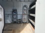 ✅ 2016 Mercedes-Benz Sprinter Cargo • VIN: WD3PE7CD2GP242078 • Lot: 80374265. Wystawiony na Copart z przebiegiem Nie podano. Bezpłatny archiwum sprzedaży aukcyjnych z USA i szczegółowy raport historii pojazdu na DreamBid. Zdjęcie 11.