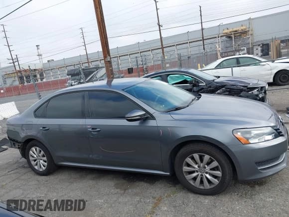 ✅ 2012 Volkswagen Passat S • VIN: 1VWAP7A3XCC096172 • Lot: 42283468. Wystawiony na IAAI z przebiegiem 131 968 mil. Bezpłatny archiwum sprzedaży aukcyjnych z USA i szczegółowy raport historii pojazdu na DreamBid. Zdjęcie 14.