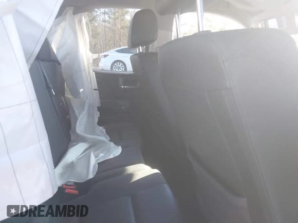 ✅ 2018 GMC Sierra 1500 SLT • VIN: 1GTV2NEC5JZ108868 • Lot: 41282062. Wystawiony na IAAI z przebiegiem 165 793 mil. Bezpłatny archiwum sprzedaży aukcyjnych z USA i szczegółowy raport historii pojazdu na DreamBid. Zdjęcie 8.