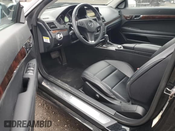 ✅ 2011 Mercedes-Benz E 550 • VIN: WDDKK7CF9BF056598 • Lot: 93899705. Listed on Copart with 31,463 mi. Free auction sales archive from the USA and detailed vehicle history report at DreamBid. Image 8.