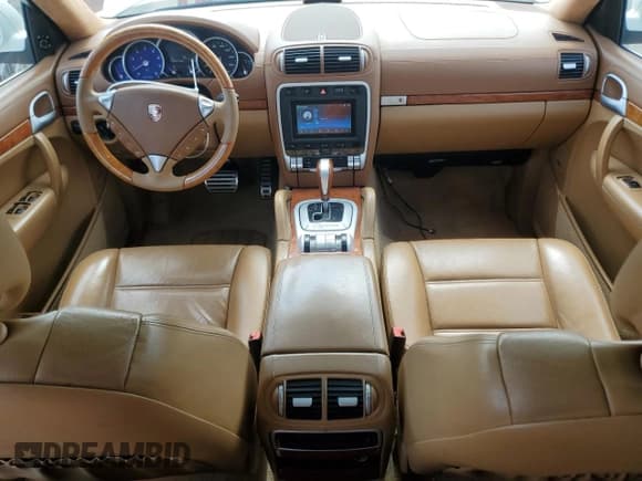 ✅ 2008 Porsche Cayenne Turbo • VIN: WP1AC29P78LA93907 • Lot: 56583705. Wystawiony na Copart z przebiegiem 203 244 mil. Bezpłatny archiwum sprzedaży aukcyjnych z USA i szczegółowy raport historii pojazdu na DreamBid. Zdjęcie 8.