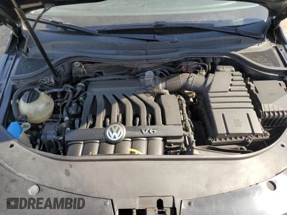 ✅ 2009 Volkswagen CC 4Motion • VIN: WVWGU73CX9E526024 • Lot: 80980873. Wystawiony na Copart z przebiegiem 238 089 mil. Bezpłatny archiwum sprzedaży aukcyjnych z USA i szczegółowy raport historii pojazdu na DreamBid. Zdjęcie 11.