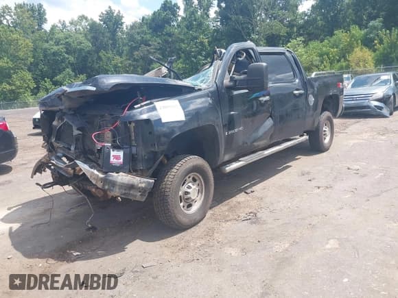✅ 2008 Chevrolet Silverado 2500HD LTZ • VIN: 1GCHK236X8F156113 • Lot: 43010192. Wystawiony na IAAI z przebiegiem Nie podano. Bezpłatny archiwum sprzedaży aukcyjnych z USA i szczegółowy raport historii pojazdu na DreamBid. Zdjęcie 2.