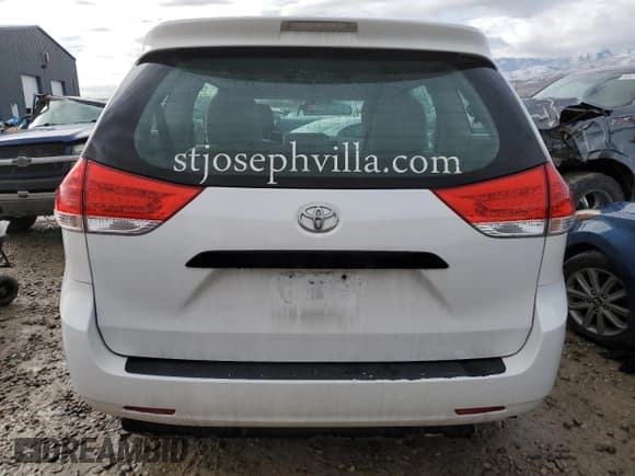 ✅ 2012 Toyota Sienna • VIN: 5TDZK3DC6CS266888 • Lot: 41526344. Listed on Copart with 167,705 mi. Free auction sales archive from the USA and detailed vehicle history report at DreamBid. Image 6.