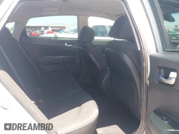 ✅ 2020 Kia Optima LX • VIN: 5XXGT4L35LG401081 • Lot: 42315005. Listed on IAAI with 84,481 mi. Free auction sales archive from the USA and detailed vehicle history report at DreamBid. Image 8.