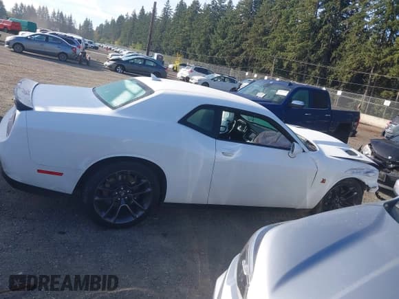 ✅ 2020 Dodge Challenger R/T Scat Pack • VIN: 2C3CDZFJ9LH250377 • Lot: 43502834. Listed on IAAI with Not provided. Free auction sales archive from the USA and detailed vehicle history report at DreamBid. Image 13.