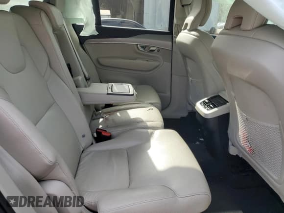 ✅ 2022 Volvo XC90 Momentum • VIN: YV4102CK9N1850088 • Лот: 63163305. Опубликован ранее на Copart с пробегом Не указан. Бесплатный доступ к архиву аукционных продаж из США и подробный отчёт об истории автомобиля на DreamBid. Изображение 10.