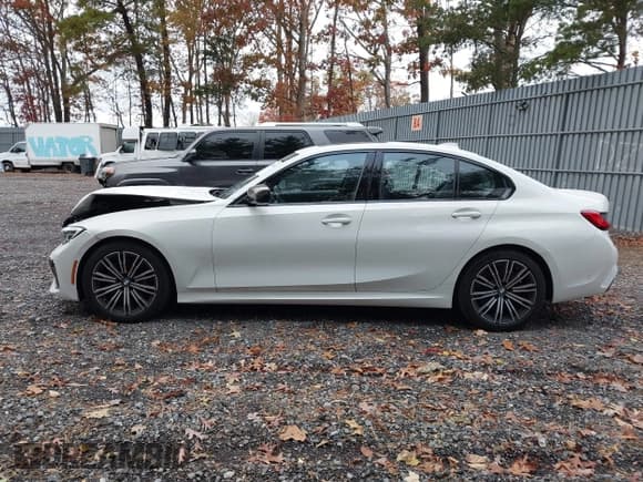 ✅ 2020 BMW 3 Series M340i xDrive • VIN: WBA5U9C01LFH09483 • Lot: 43579055. Wystawiony na IAAI z przebiegiem 26 564 mil. Bezpłatny archiwum sprzedaży aukcyjnych z USA i szczegółowy raport historii pojazdu na DreamBid. Zdjęcie 14.