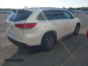 ✅ 2017 Toyota Highlander XLE • VIN: 5TDKZRFH6HS518364 • Лот: 40535936. Опубликован ранее на IAAI с пробегом 181 393 миль. Бесплатный доступ к архиву аукционных продаж из США и подробный отчёт об истории автомобиля на DreamBid. Изображение 4.