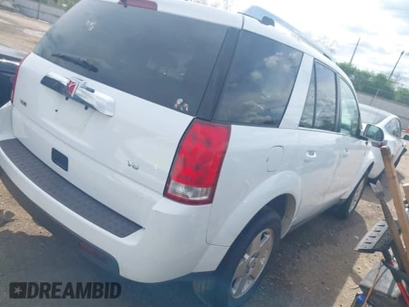 ✅ 2006 Saturn VUE • VIN: 5GZCZ53406S832061 • Lot: 42084403. Wystawiony na IAAI z przebiegiem 110 245 mil. Bezpłatny archiwum sprzedaży aukcyjnych z USA i szczegółowy raport historii pojazdu na DreamBid. Zdjęcie 4.