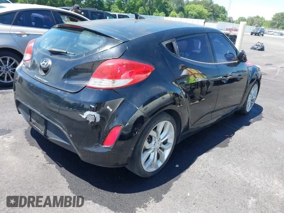 ✅ 2012 Hyundai Veloster w/Gray Int • VIN: KMHTC6AD4CU070537 • Lot: 42202272. Wystawiony na IAAI z przebiegiem 120 054 mil. Bezpłatny archiwum sprzedaży aukcyjnych z USA i szczegółowy raport historii pojazdu na DreamBid. Zdjęcie 4.