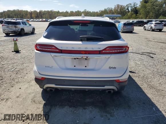 ✅ 2019 Lincoln MKC Reserve • VIN: 5LMCJ3C90KUL52134 • Lot: 85869485. Wystawiony na Copart z przebiegiem 73 382 mil. Bezpłatny archiwum sprzedaży aukcyjnych z USA i szczegółowy raport historii pojazdu na DreamBid. Zdjęcie 6.