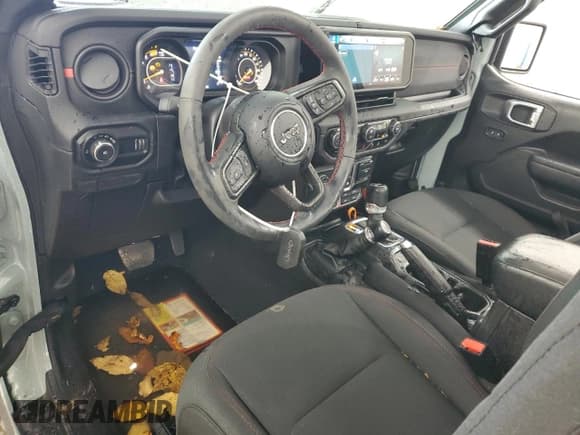 ✅ 2024 Jeep Wrangler Rubicon • VIN: 1C4PJXCG1RW311170 • Lot: 90216745. Wystawiony na Copart z przebiegiem 15 887 mil. Bezpłatny archiwum sprzedaży aukcyjnych z USA i szczegółowy raport historii pojazdu na DreamBid. Zdjęcie 8.