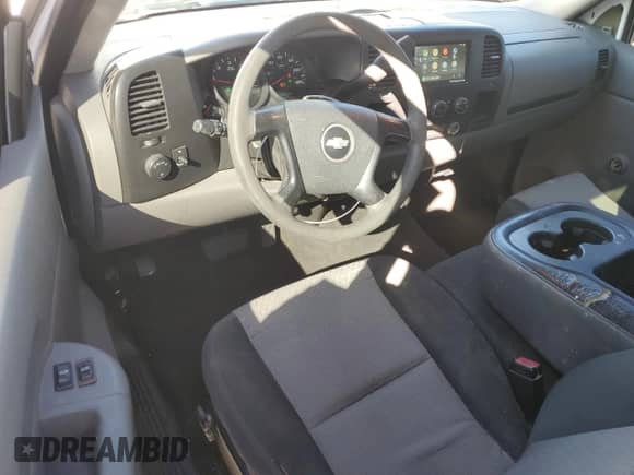 2007 Chevrolet Silverado 1500 Work Truck z VIN 1GCEC14C87E529314, wystawiony jako Copart lot #82544175 z przebiegiem 203 893 mil mil oraz Szkoda całkowita • Salvage title. Historia ofert i sprzedaży dostępna na DreamBid. Obrazek 8.