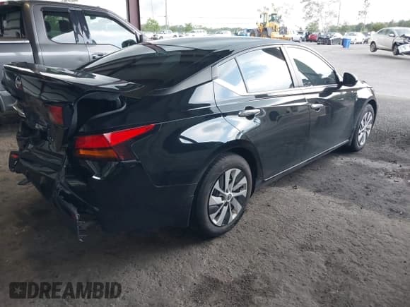 ✅ 2024 Nissan Altima S • VIN: 1N4BL4BV1RN316223 • Lot: 42926230. Wystawiony na IAAI z przebiegiem 73 141 mil. Bezpłatny archiwum sprzedaży aukcyjnych z USA i szczegółowy raport historii pojazdu na DreamBid. Zdjęcie 4.