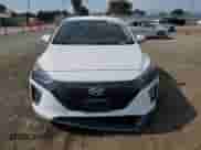 2017 Hyundai Ioniq SEL с VIN KMHC75LC2HU057523, выставлен на аукционе Copart как лот 64450864 с пробегом 49 733 миль миль и Списание • Salvage title. История ставок и продаж доступна на DreamBid. Изображение 5.