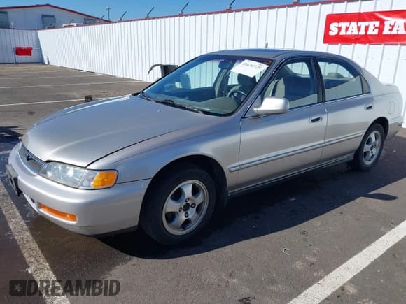✅ 1997 Honda Accord Special Edition • VIN: 1HGCD5603VA115569 • Lot: 41636725. Listed on IAAI with 216,937 mi. Free auction sales archive from the USA and detailed vehicle history report at DreamBid. Image 17.