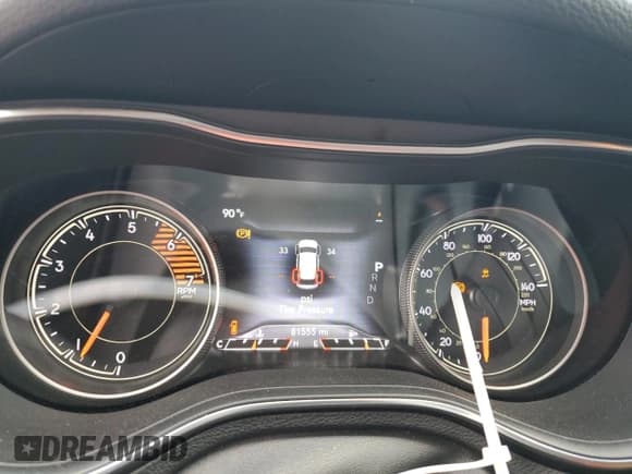 ✅ 2020 Jeep Cherokee Limited • VIN: 1C4PJMDN4LD594419 • Lot: 69024345. Wystawiony na Copart z przebiegiem 81 555 mil. Bezpłatny archiwum sprzedaży aukcyjnych z USA i szczegółowy raport historii pojazdu na DreamBid. Zdjęcie 9.