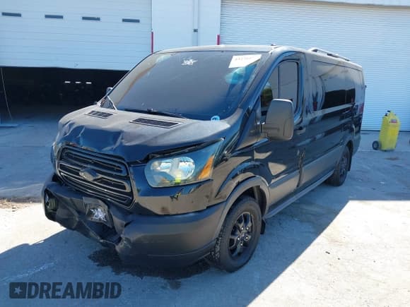 ✅ 2015 Ford Transit XL • VIN: 1FMZK1YM0FKA38366 • Lot: 43278974. Wystawiony na IAAI z przebiegiem 140 422 mil. Bezpłatny archiwum sprzedaży aukcyjnych z USA i szczegółowy raport historii pojazdu na DreamBid. Zdjęcie 17.