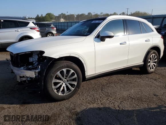 ✅ 2024 Mercedes-Benz GLC 300 • VIN: W1NKM4HB8RF100490 • Lot: 80877965. Listed on Copart with 13,085 mi. Free auction sales archive from the USA and detailed vehicle history report at DreamBid. Image 1.
