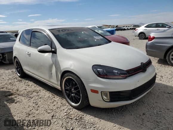 ✅ 2011 Volkswagen Golf GTI w/Sunroof • VIN: WVWEV7AJ0BW033362 • Lot: 67966585. Listed on Copart with 171,494 mi. Free auction sales archive from the USA and detailed vehicle history report at DreamBid. Image 4.