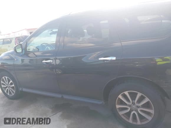✅ 2015 Nissan Pathfinder S • VIN: 5N1AR2MN2FC668137 • Lot: 43570265. Listed on IAAI with 147,815 mi. Free auction sales archive from the USA and detailed vehicle history report at DreamBid. Image 14.