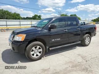 ✅ 2011 Nissan Titan SV • VIN: 1N6BA0EJ5BN326273 • Lot: 55635945. Wystawiony na Copart z przebiegiem 197 731 mil. Bezpłatny archiwum sprzedaży aukcyjnych z USA i szczegółowy raport historii pojazdu na DreamBid. Zdjęcie 1.