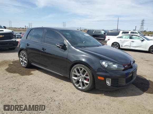 ✅ 2013 Volkswagen Golf GTI Wolfsburg Edition • VIN: WVWHV7AJXDW128608 • Lot: 51327895. Wystawiony na Copart z przebiegiem 137 962 mil. Bezpłatny archiwum sprzedaży aukcyjnych z USA i szczegółowy raport historii pojazdu na DreamBid. Zdjęcie 4.