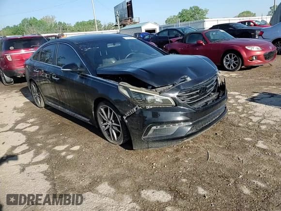 ✅ 2015 Hyundai Sonata Sport • VIN: 5NPE34AB6FH210389 • Lot: 53758385. Wystawiony na Copart z przebiegiem 130 095 mil. Bezpłatny archiwum sprzedaży aukcyjnych z USA i szczegółowy raport historii pojazdu na DreamBid. Zdjęcie 13.