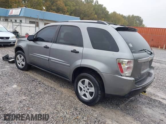 ✅ 2005 Chevrolet Equinox LS • VIN: 2CNDL23F956088335 • Lot: 43530406. Wystawiony na IAAI z przebiegiem 210 392 mil. Bezpłatny archiwum sprzedaży aukcyjnych z USA i szczegółowy raport historii pojazdu na DreamBid. Zdjęcie 3.