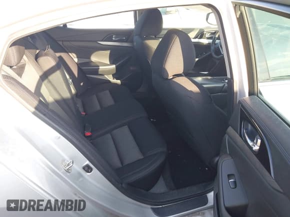 ✅ 2017 Nissan Maxima S • VIN: 1N4AA6AP7HC441530 • Lot: 42808982. Listed on IAAI with 114,831 mi. Free auction sales archive from the USA and detailed vehicle history report at DreamBid. Image 8.