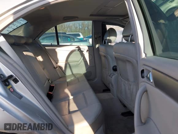 ✅ 2005 Mercedes-Benz C 230 Kompressor • VIN: WDBRF40J35F659991 • Lot: 41952864. Wystawiony na IAAI z przebiegiem Nie podano. Bezpłatny archiwum sprzedaży aukcyjnych z USA i szczegółowy raport historii pojazdu na DreamBid. Zdjęcie 8.