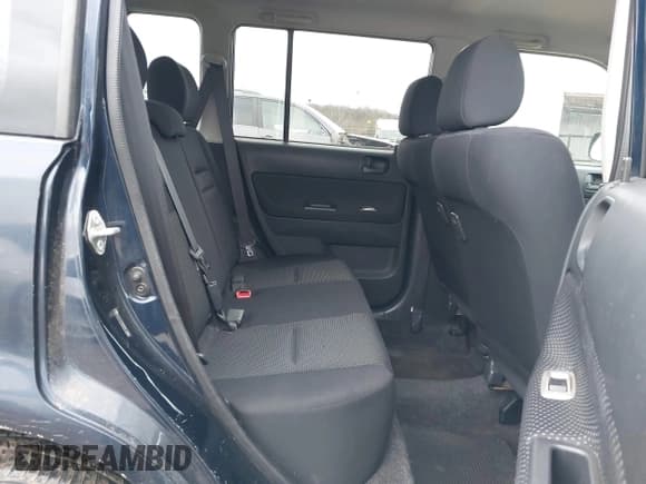 ✅ 2005 Scion xB • VIN: JTLKT324650217923 • Lot: 43833963. Listed on IAAI with 117,778 mi. Free auction sales archive from the USA and detailed vehicle history report at DreamBid. Image 8.