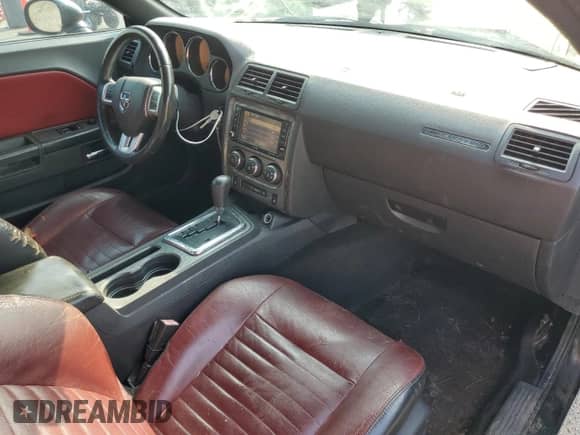 2013 Dodge Challenger R/T Classic z VIN 2C3CDYBT6DH511757, wystawiony jako Copart lot #66043334 z przebiegiem 175 539 mil mil oraz Szkoda całkowita • Salvage title. Historia ofert i sprzedaży dostępna na DreamBid. Obrazek 8.