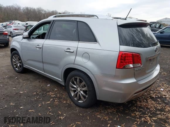 ✅ 2013 Kia Sorento SX • VIN: 5XYKWDA26DG381402 • Lot: 43934347. Listed on IAAI with 118,638 mi. Free auction sales archive from the USA and detailed vehicle history report at DreamBid. Image 3.