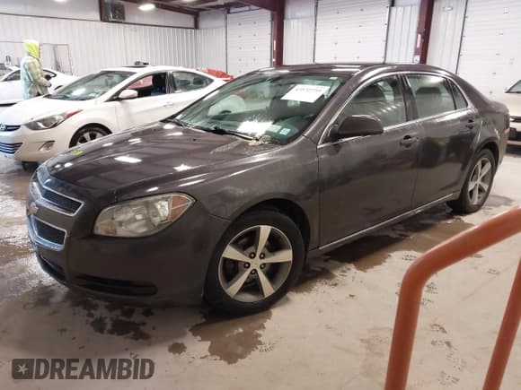 ✅ 2011 Chevrolet Malibu 1LT • VIN: 1G1ZC5E14BF166799 • Lot: 43572759. Listed on IAAI with 233,837 mi. Free auction sales archive from the USA and detailed vehicle history report at DreamBid. Image 2.