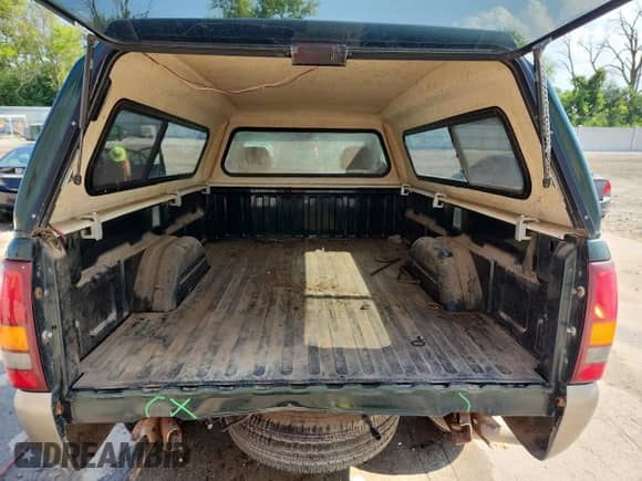 2002 Chevrolet Silverado 1500 LS with VIN 1GCEK14T32Z122554, listed as a Copart auction lot 62341735 with 83,409 mi miles and Clean title. Bid and sale history available at DreamBid. Image 10.